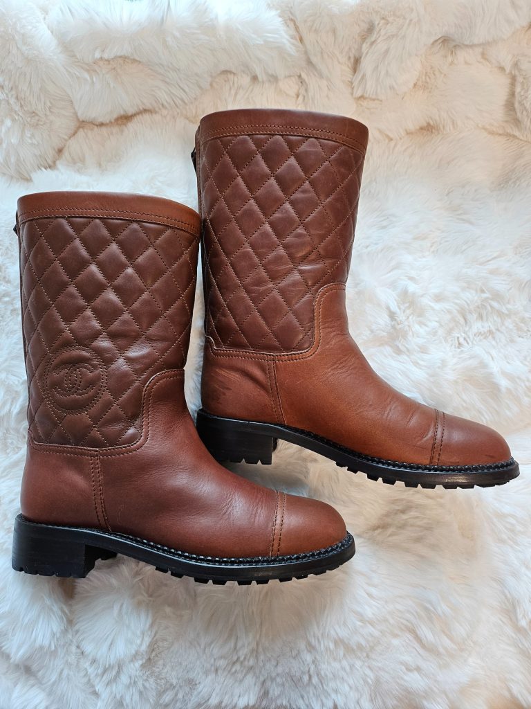 LOT 1030 CHANEL CALFSKIN QUILTED CC BOOTS - BARGAIN BAZAAR